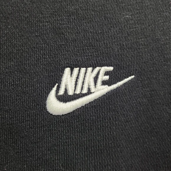 Nike Men's Hoodie in‎ Black FLAW HOLE IN FRONT SZ M - Picture 3 of 9